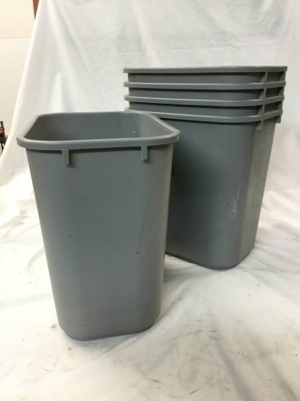 lot 103 image: 5 - Continental commercial garbage cans 7 Gallon  model 2818