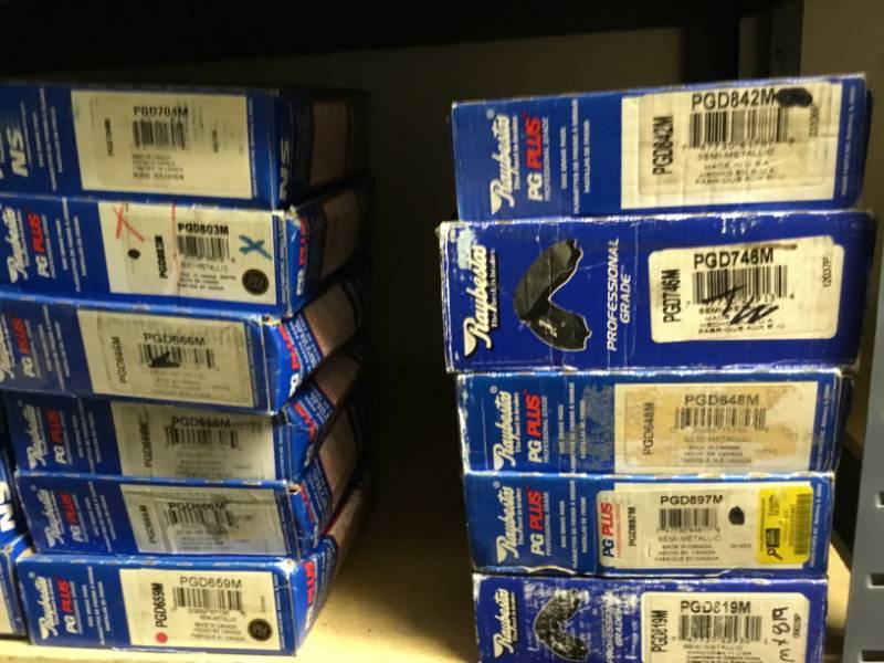 lot 129 image: Large Assortment of Raybestos Break Pads  (see Pictures)
