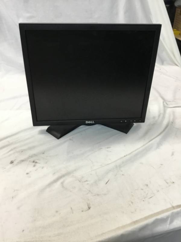 lot 136 image: Dell 19 in Monitor - Comes with cords