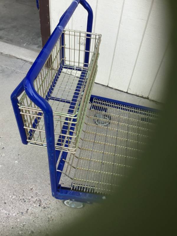 lot 10 image: Heavy Duty Utility Cart - Has 6 Wheels