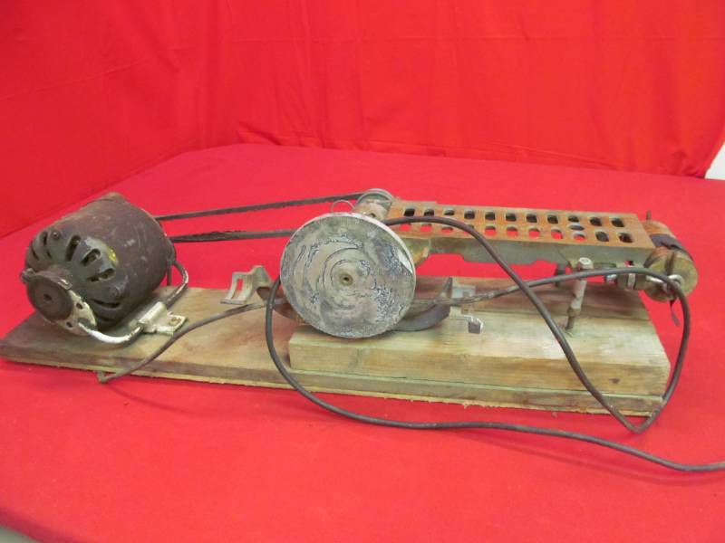 lot 6 image: vintage belt  disc sander