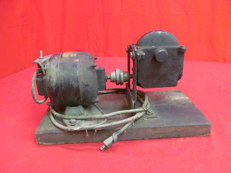 lot 25 image: GE motor