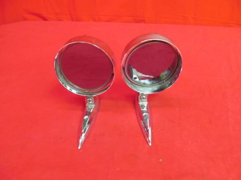 lot 32 image: vintage Yankee Tri-Bar  side mirrors