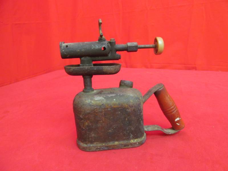 lot 50 image: vintage Wall torch
