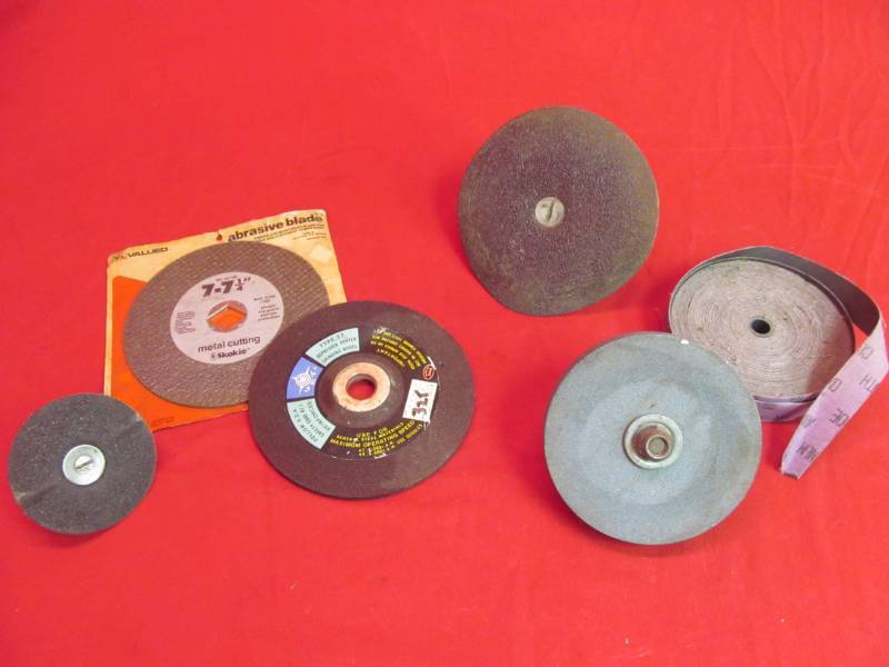 lot 51 image: grinding discs, sanding cloths