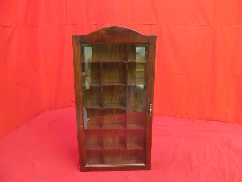 lot 66 image: Shadow Box