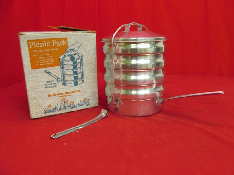 lot 73 image: Buckeye Aluminum co. picnic pack