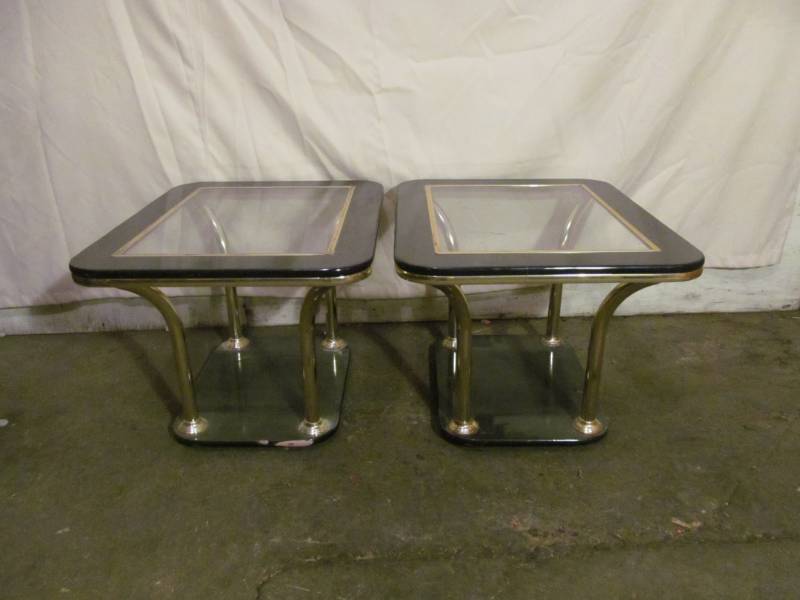 lot 89 image: end table