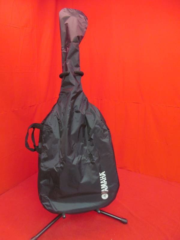 lot 116 image: Fender guitar,soft case,stand