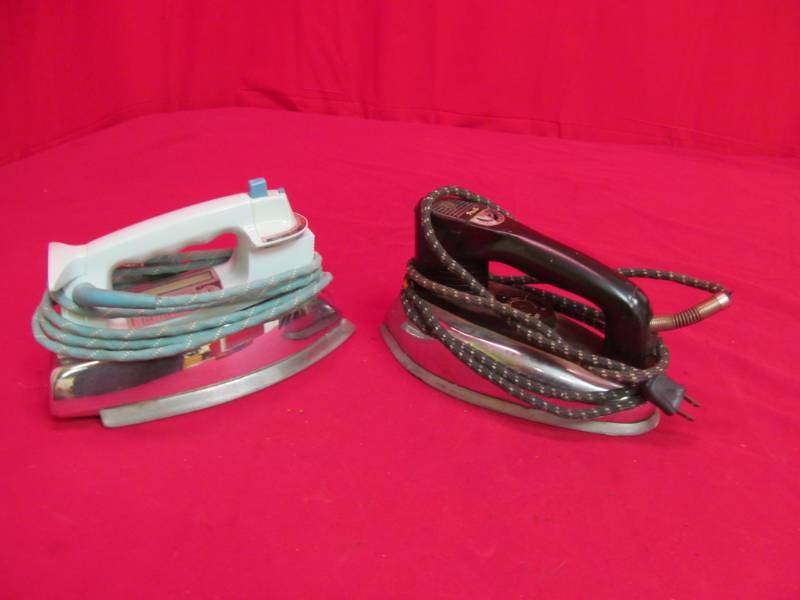 lot 122 image: Vintage Presto, Sunbeam irons