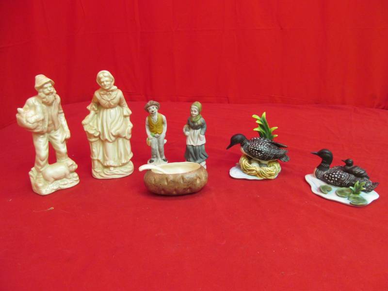 lot 125 image: figurines