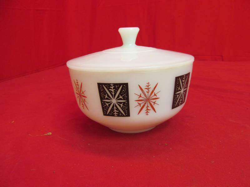 lot 127 image: FireKing bowl with lid