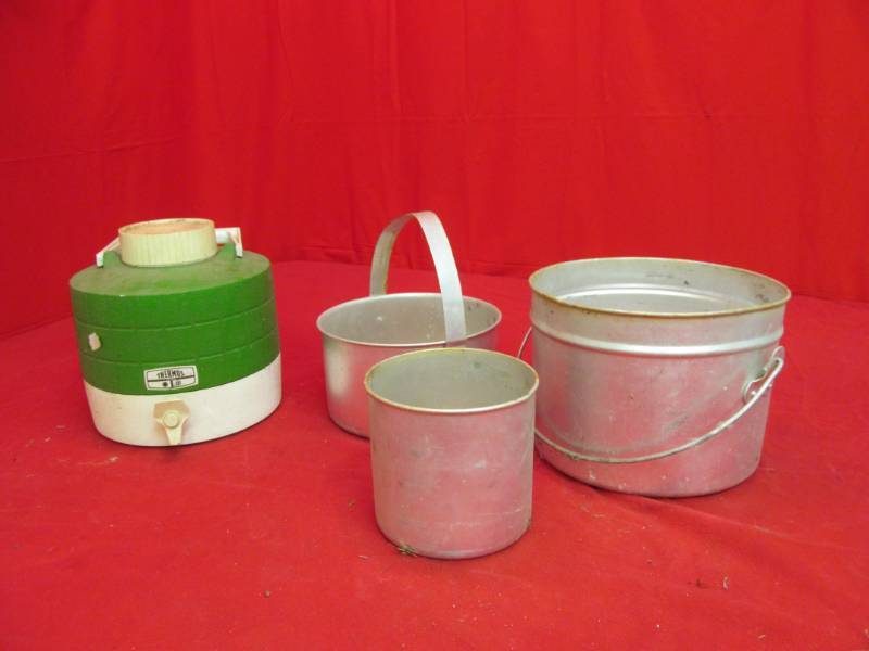 lot 149 image: Thermos jug cooler, camp pans
