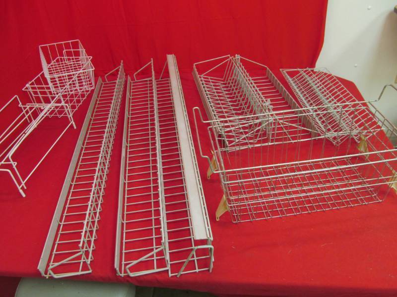 lot 151 image: wire racks, baskets