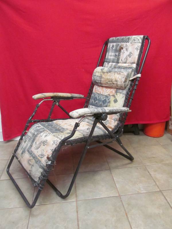 lot 153 image: lawn lounge chair