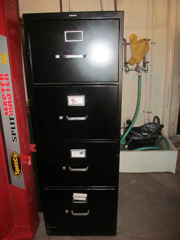 lot 171 image: Hon file cabinet