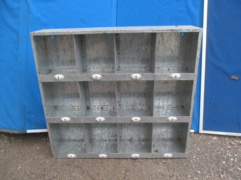 lot 181 image: cubby