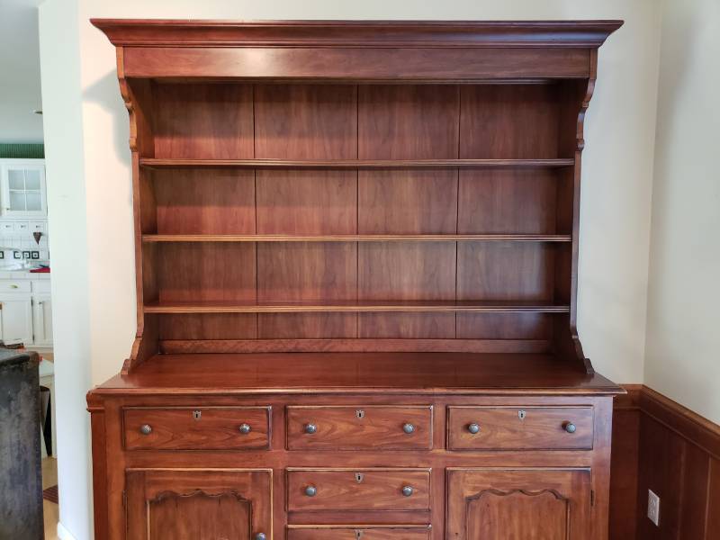 lot 1 image: Gorgeous Drexel Cherry China Cabinet  Hutch