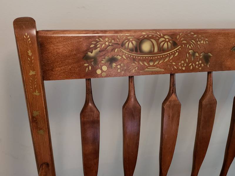 lot 10 image: Gorgeous Nichols & Stone Arrow Back Solid Wood Entry Windsor Bench