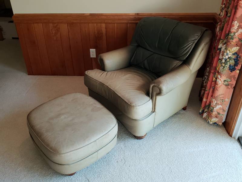 High End Leathercraft Green Leather Club Chair W Ottoman St High End Leathercraft Green Leather Club Chair W Ottoman St Cloud Moving Auction Drexel Furniture Chairs Antique Patio