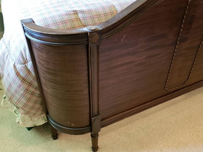 lot 27 image: Antique Headboard  Footboard  Rails and Bedding