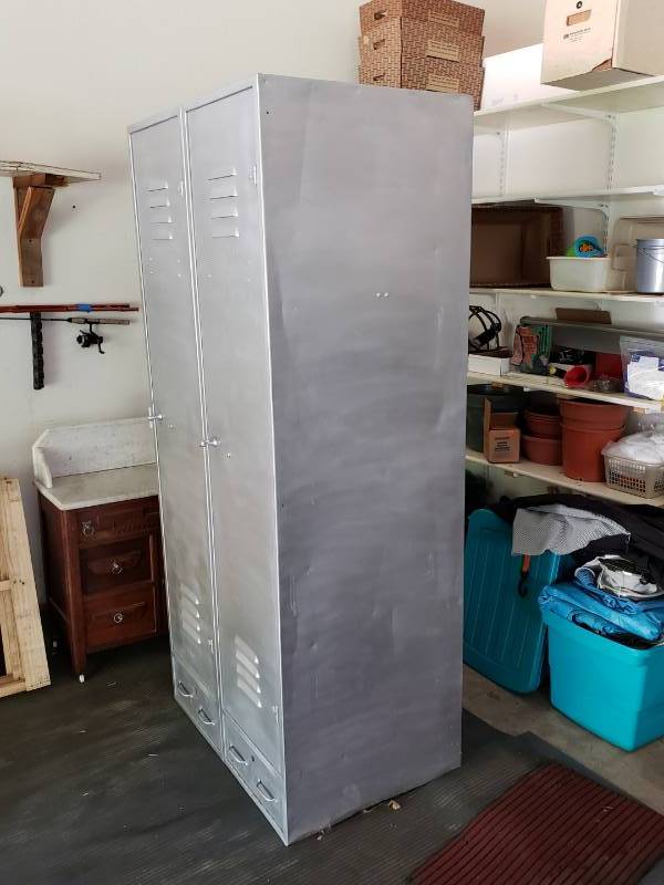lot 49 image: Painted Lockers