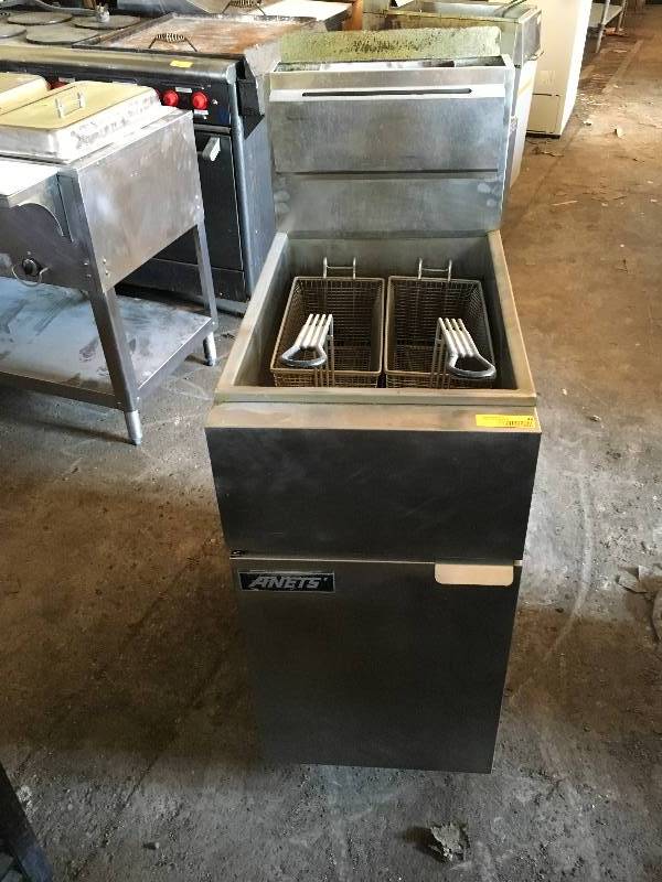 lot 46 image: Anets Deep Fryer 14VFS