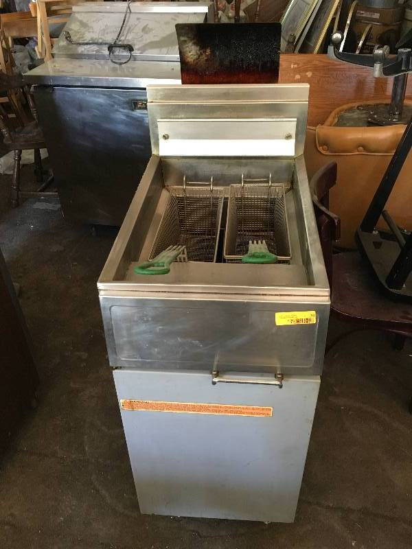 lot 10 image: Fry Master Deep Fryer GF14SP