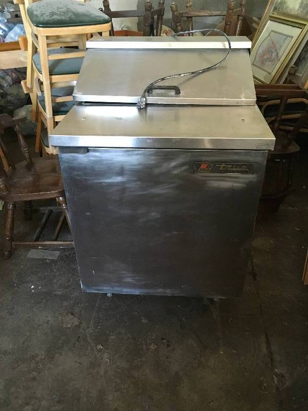 lot 12 image: True Prep Station W Refrigerator Unit TSSU-27-8