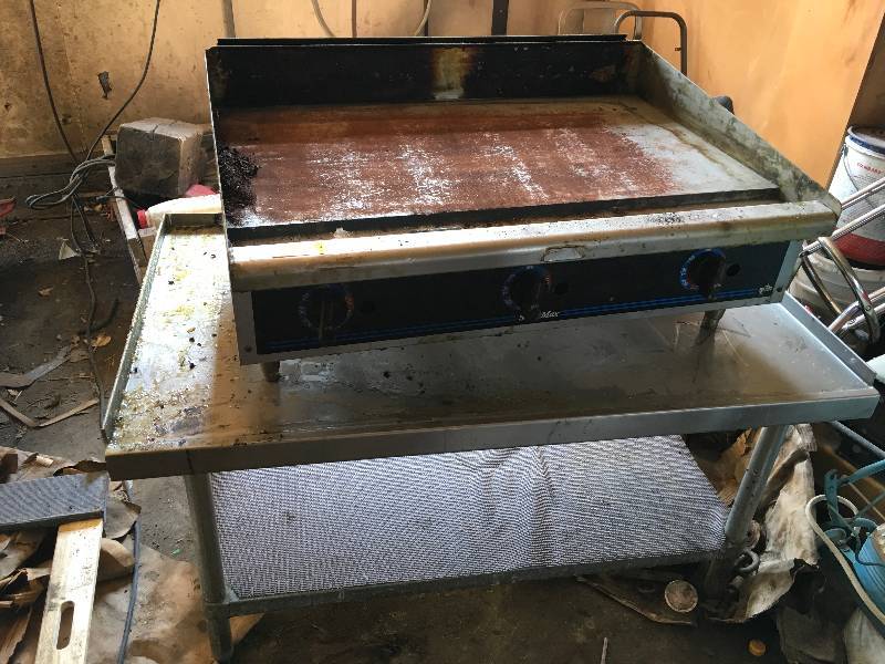 lot 4 image: Griddle Grill Table (Stainless)