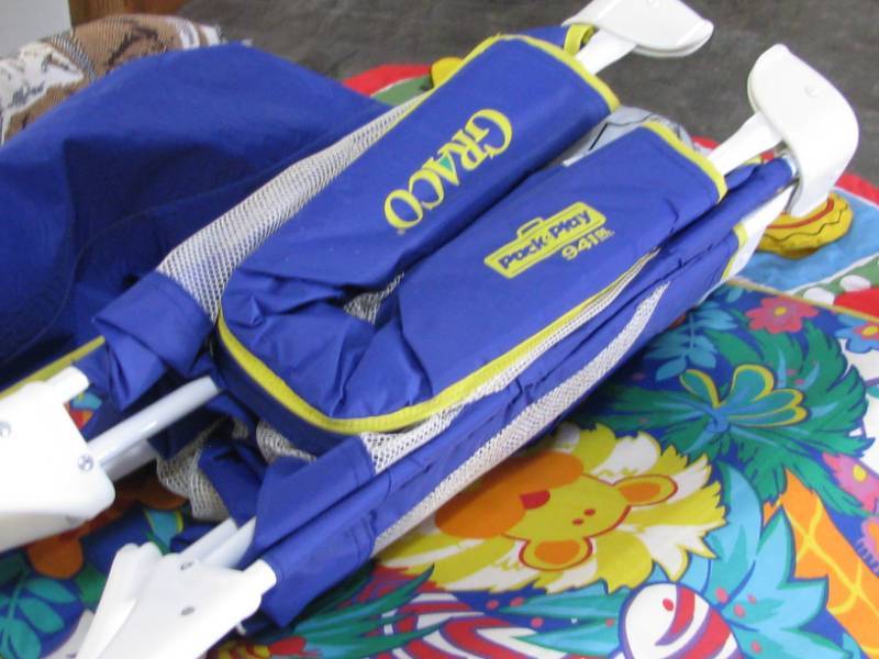 lot 10 image: Graco Play Pen