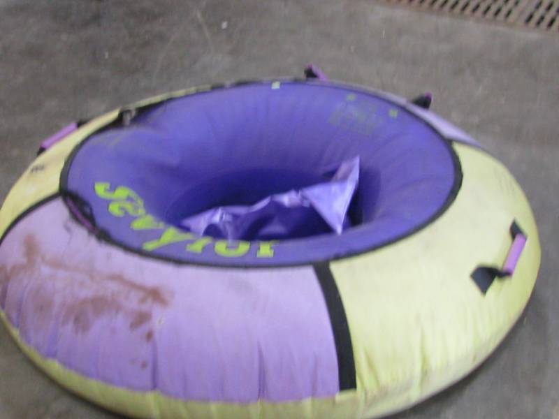 lot 11 image: Water Toys & Inflatables