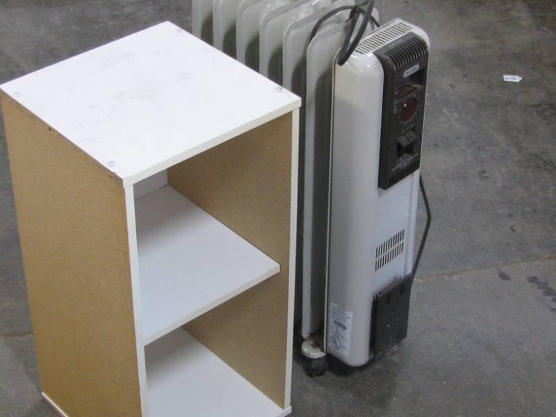 lot 29 image: Electric Heater & Night Stand
