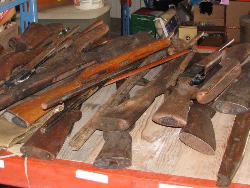 lot 33 image: Gun  Parts