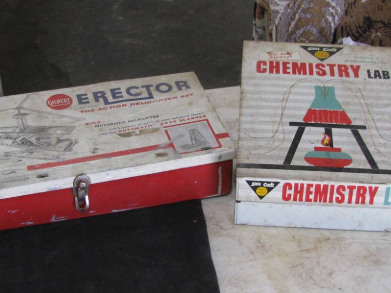 lot 49 image: Erector Set & Chemistry Set