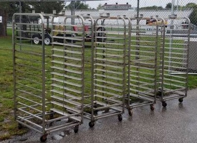 lot 3 image: Bakery racks