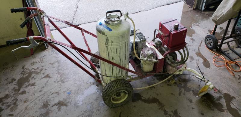 lot 48 image: Field Striping Machine