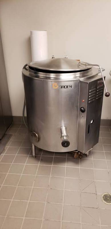 lot 21 image: Industrial kettle
