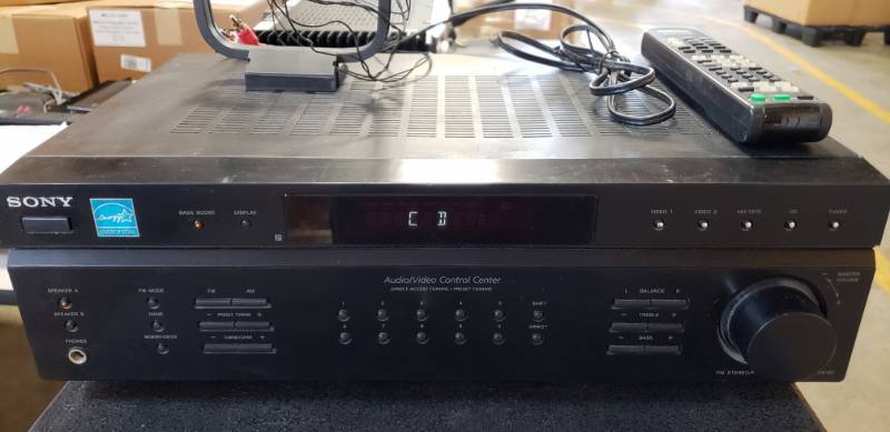 lot 32 image: Sony reciever
