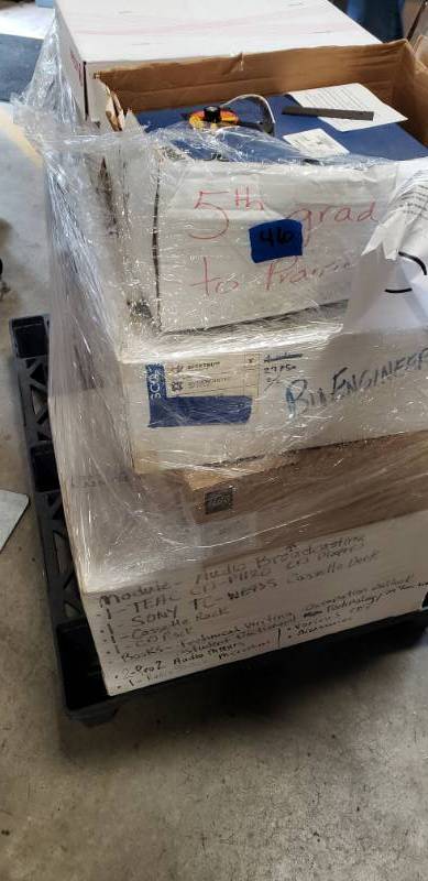 lot 46 image: Misc. Pallet of Educational Lab Equipment