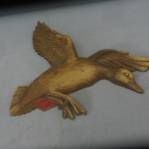 lot 2 image: Vintage Grain Belt Duck