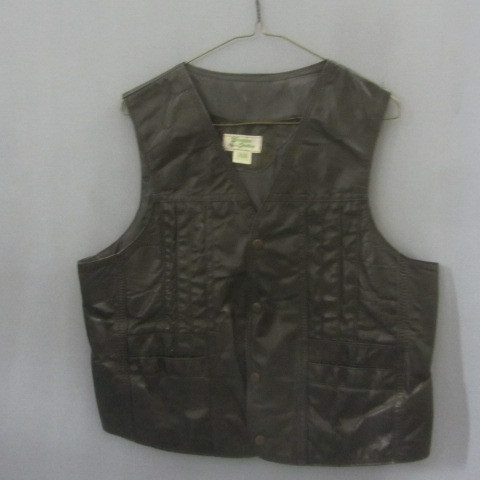 lot 29 image: Black Leather Vest