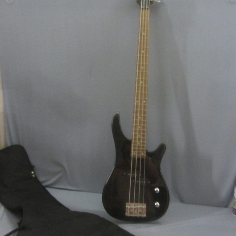 lot 5 image: Rogue Electric Guitar