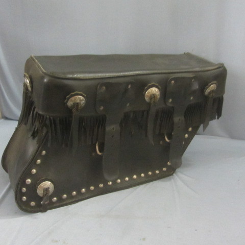 lot 38 image: Harley Leather Saddlebag