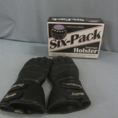 lot 41 image: Harley Mens Riding Gloves, Beverage Holder