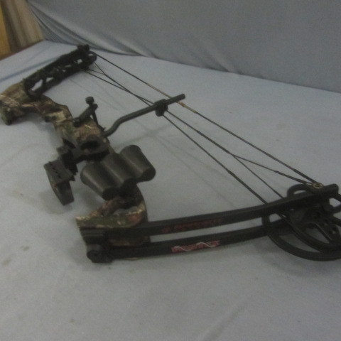 lot 55 image: Barnet Archery Bow