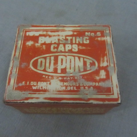 lot 66 image: Vintage DuPont Blasting Caps Tin