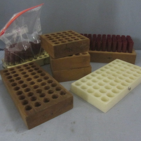 lot 67 image: Herters Wood Shotgun Reloading Racks