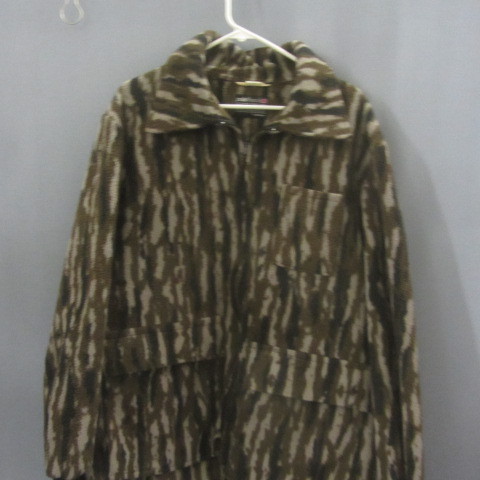 lot 75 image: Woolrich Polar Fleece Jacket