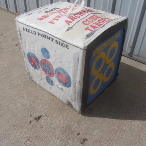 lot 77 image: Archery Target